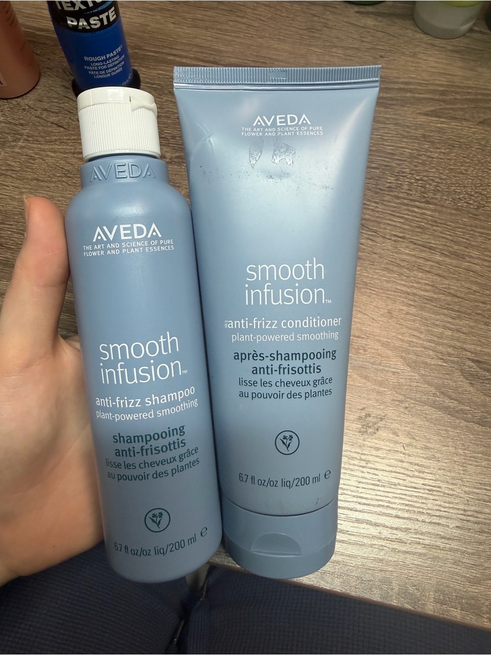 AVEDA Smooth Infusion Anti-Frizz Shampoo & Conditioner - Light Blue